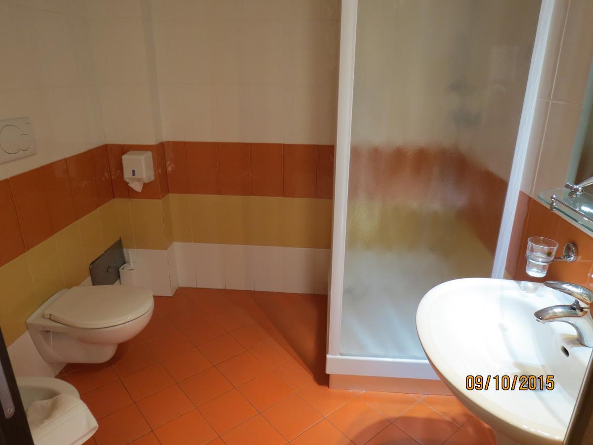 Costa Azzurra Hotel Pulsano Eksteriør billede